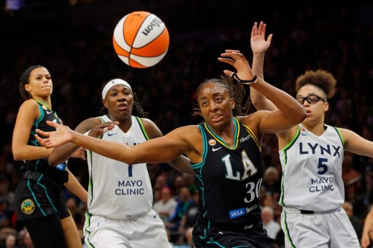 With fourth-quarter rally, Sparks snap Lynx’s 10-game win streak - Field Level Media