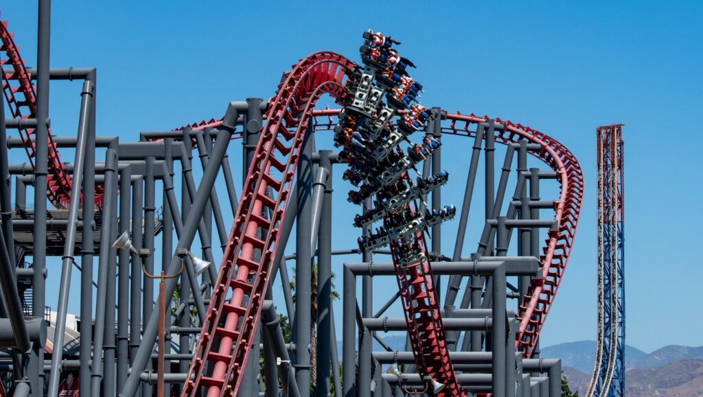 Six Flags Magic Mountain roller coaster 'X2' linked to a dozen serious brain injuries, two deaths - Gamereactor UK
