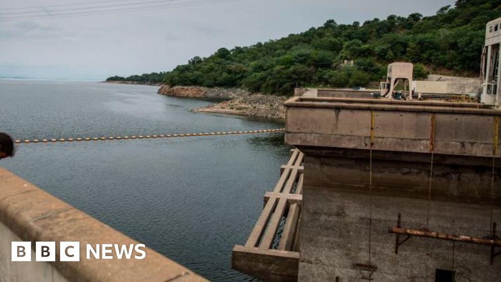 Lake Kariba tragedy: At least 15 die as Zimbabwe boat sinks with dozens on board - BBC