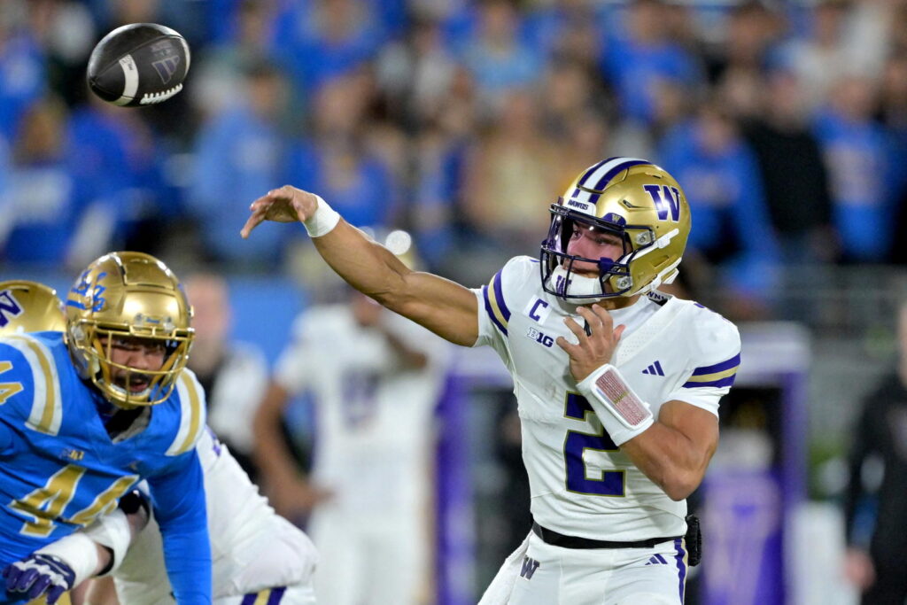 Washington Huskies Quarterback Up For Another Award - roundtable.io