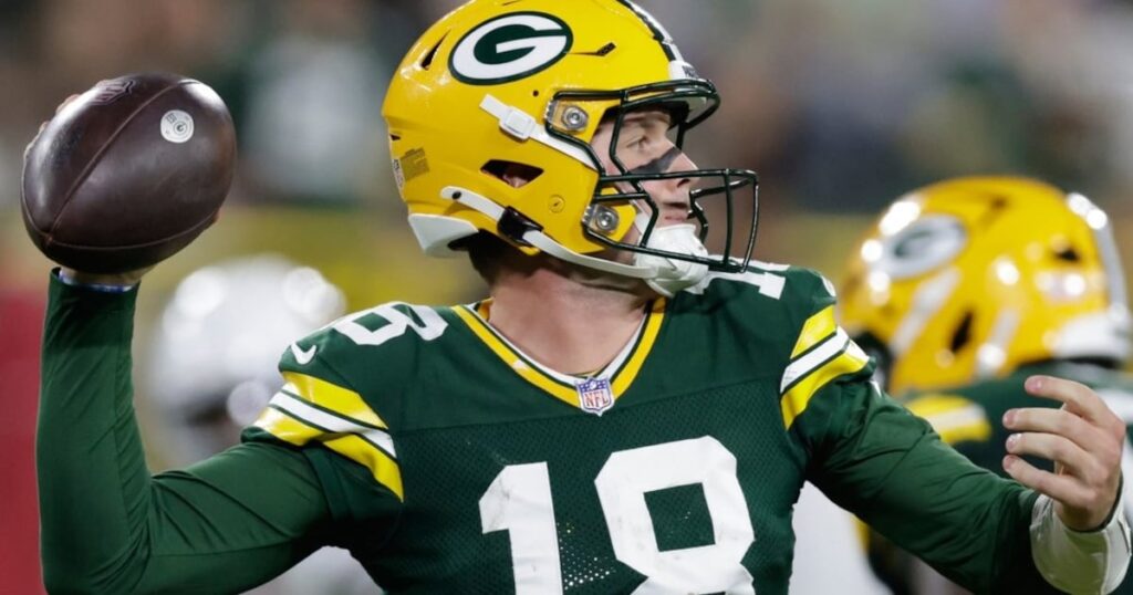 Report: Dolphins acquire QB McCord in trade with Packers - TSN
