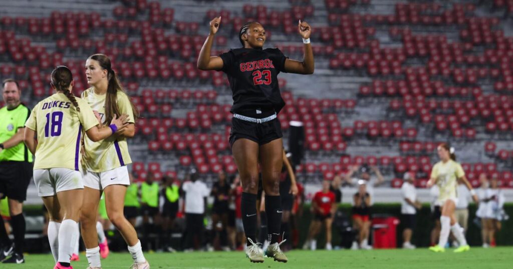 Georgia soccer earns its fourth shutout with 3-0 victory against Mercer - The Red & Black
