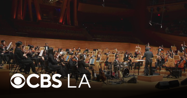 Koreatown Youth and Community Center hosts benefit for Los Angeles families - CBS News