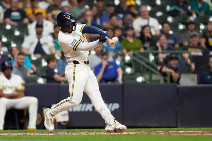 Power surge fuels record-tying night for Brewers in 22-0 rout of Mariners - clickondetroit.com