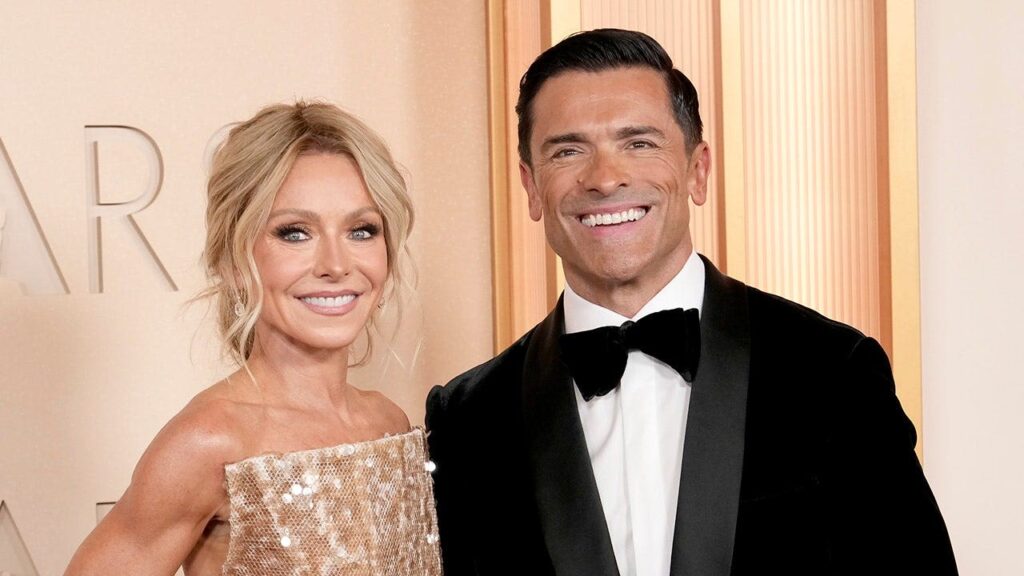Kelly Ripa, Mark Consuelos share blunt advice for couples planning a big wedding - AOL.com