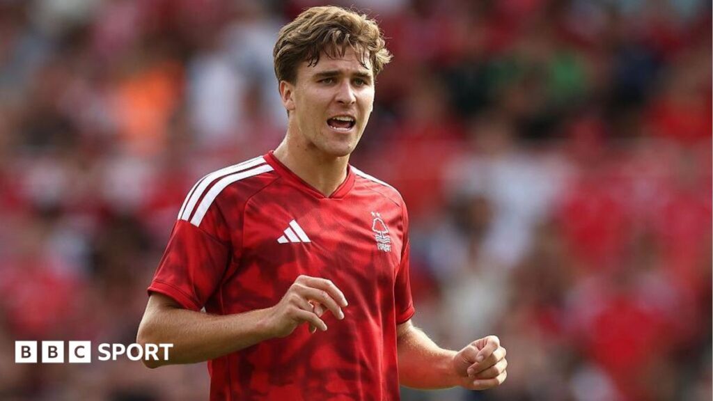 Tyler Bindon: Charlton sign Nottingham Forest defender on loan - BBC