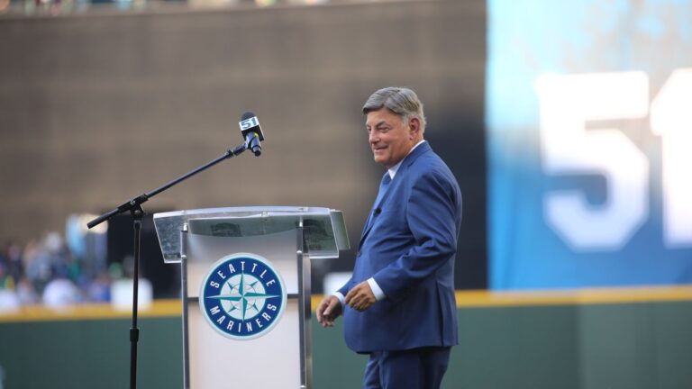 Mariners broadcaster Rick Rizzs selected for team Hall of Fame - KOMO