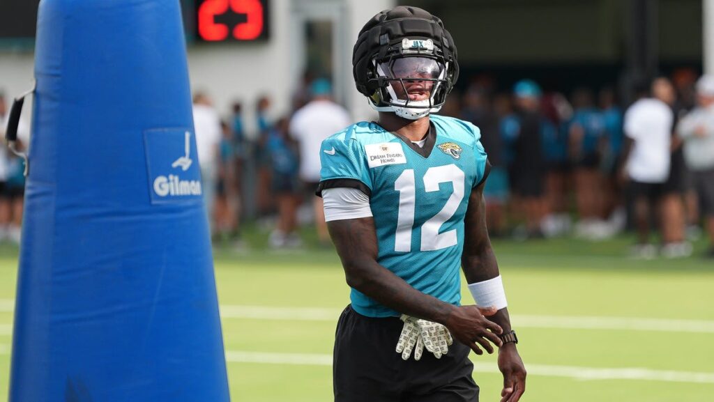 Jakobi Meyers' initial impressions of Travis Hunter in Jaguars practices - Jaguars Wire