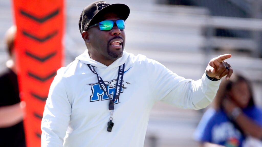 MTSU football 2026 game-by-game score predictions in Derek Mason's third season - The Tennessean