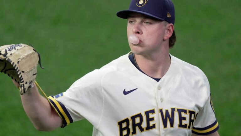 Milwaukee Brewers played the Pittsburgh Pirates - Milwaukee Journal Sentinel