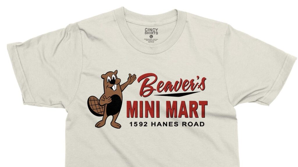 Mini mart sued by Buc-ee's receives support with merch - USA Today