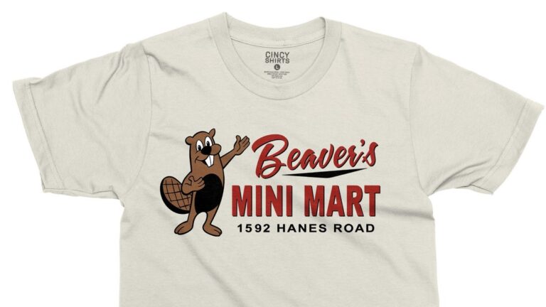 Mini mart sued by Buc-ee's receives support with merch - USA Today