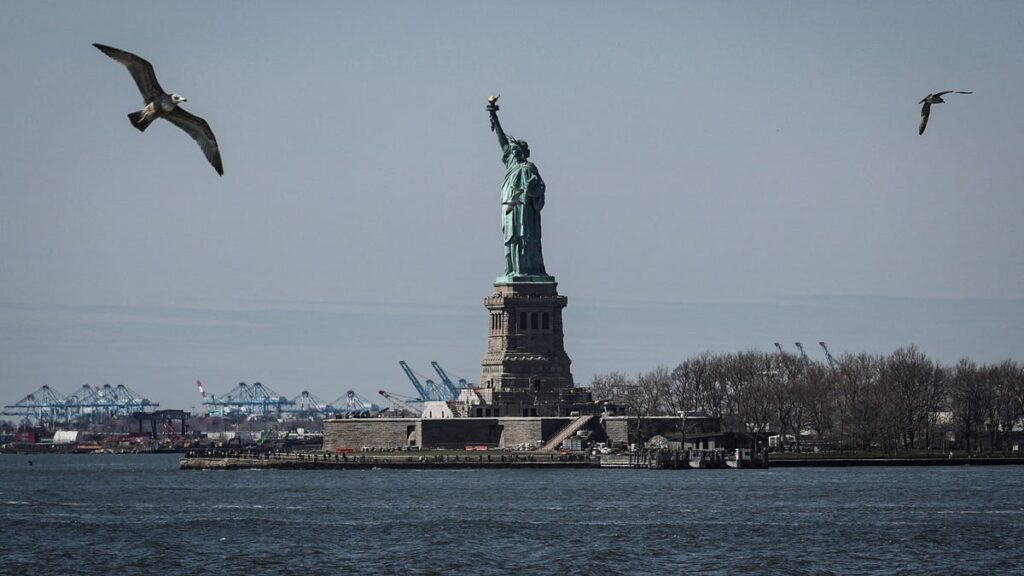Boat Operator Charged After Bowrider Capsizes Near Liberty Island, Killing Sara Sanchez and Antonella Garcia - NewsCord
