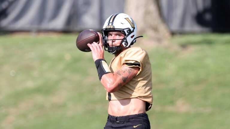 Blaze Berlowitz named Vanderbilt football starting QB for 2026 opener | Report - The Tennessean