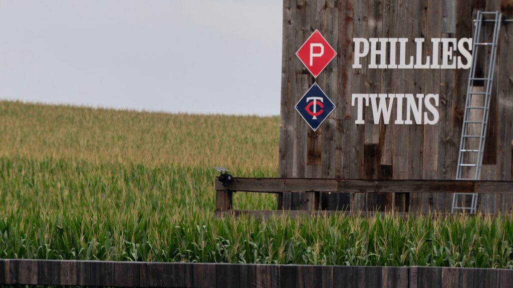 MLB at Field of Dreams, live updates from Twins vs Phillies - The Des Moines Register