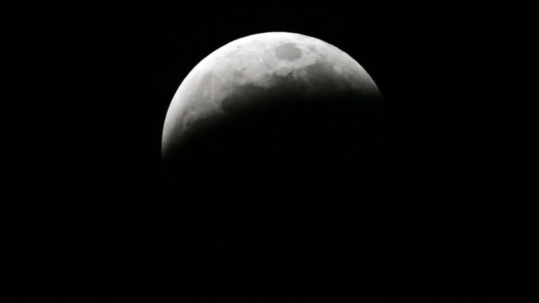 'Almost blood moon' to grace California skies. How to catch a glimpse - The Desert Sun
