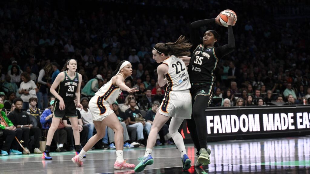 Indiana Fever vs New York Liberty LIVE score, updates: Highlights, TV, streaming info - USA Today
