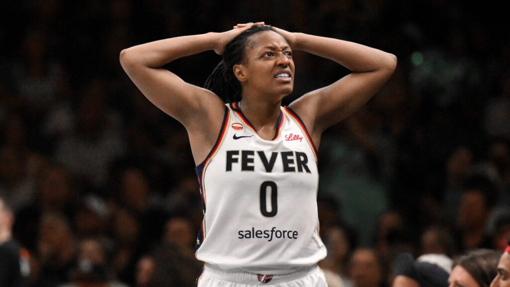Caitlin Clark's stats Sunday in Indiana Fever vs Chicago Sky - Hawk Central