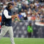 Mike Vrabel addresses Christian Gonzalez’s contract frustrations - Patriots Wire