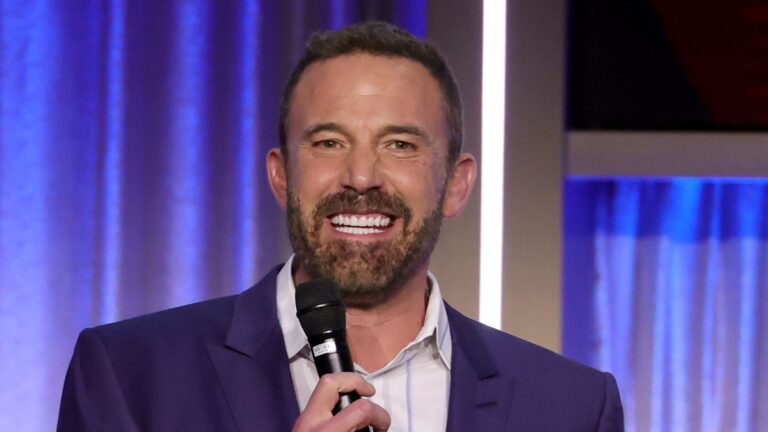 Ben Affleck Steps Out for a Cozy Family Dinner With Violet and Fin - HOLA