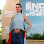 Anne Hathaway looks beautiful as she flaunts her baby bump at LA premiere of 'The End of Oak Street' - ANI News