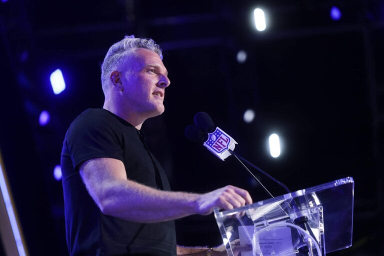Pat McAfee, ESPN closing in on new ‘Monday Night Football’ alt-cast: Sources - The New York Times