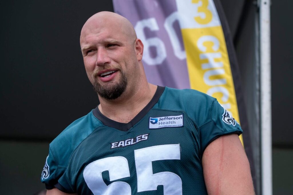 Lane Johnson, long-time Eagles star RT, says he’s likely to retire after 2026 season - The New York Times