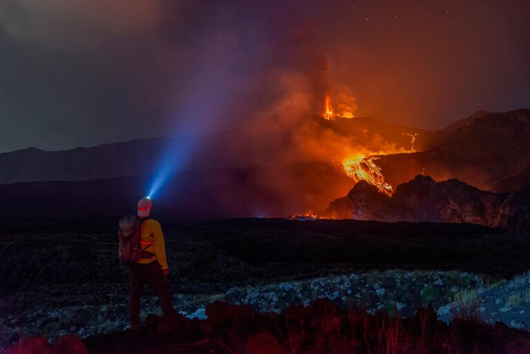 Persistent Etna ash shuts Sicily’s busiest airport during peak holiday week - Pioneer Press
