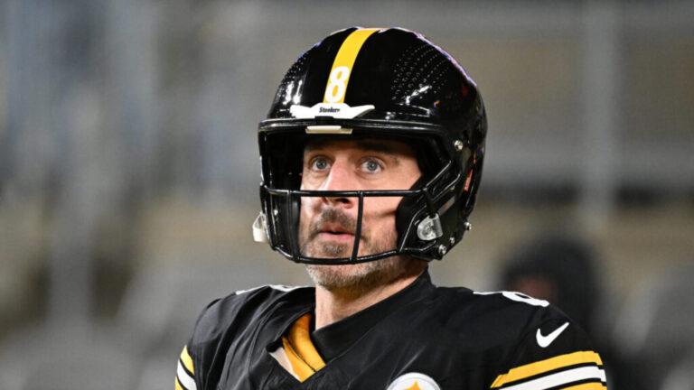 Aaron Rodgers Fires Back at Tony Fauci During ESPN Return - Yardbarker