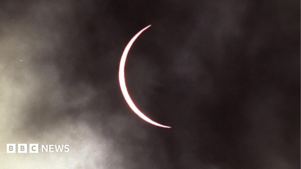 Alderney Offers Best Views of 1999 Eclipse Despite Cloud Cover - SSBCrack