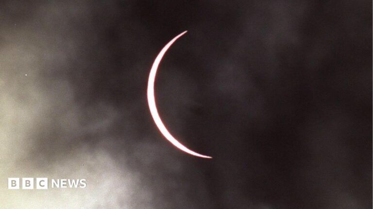 Alderney Offers Best Views of 1999 Eclipse Despite Cloud Cover - SSBCrack