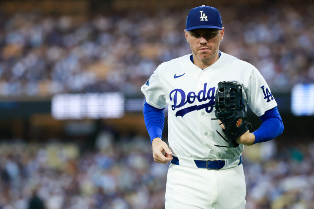 Dodgers announce Freddie Freeman update after alarming exit in Royals game - The Big Lead