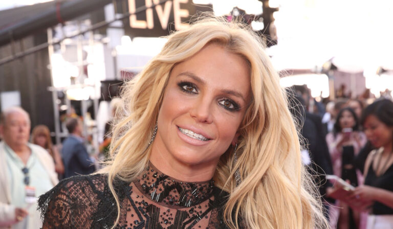 ‘You have to be careful’ — Britney Spears issues warning after botched Botox - Extra.ie