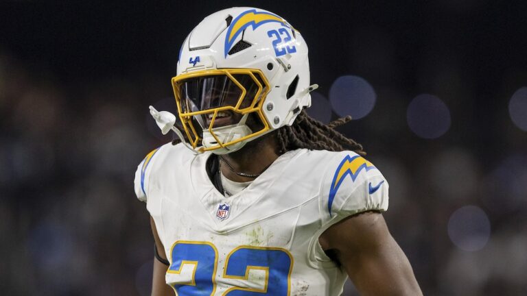 New Giants Rumors on Najee Harris' Visit Amid Cam Skattebo's Leg Injury Recovery - Bleacher Report