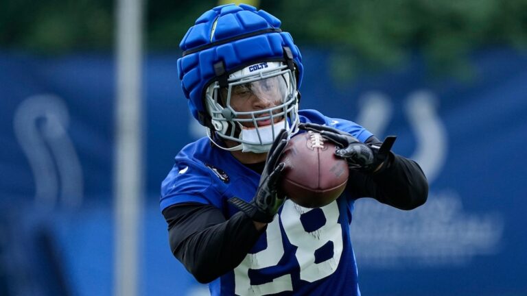 Jonathan Taylor, Colts Reportedly Agree to New Contract After Bijan Robinson's Historic Falcons Deal - Bleacher Report