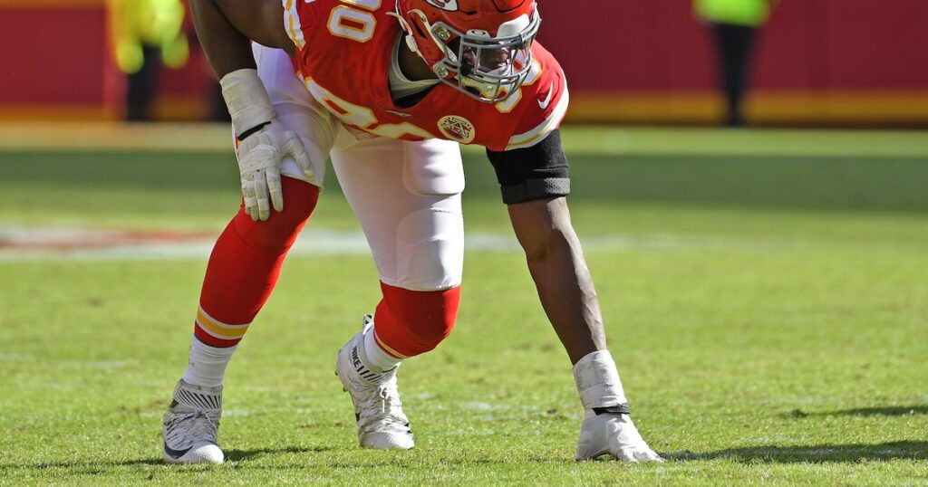 Report: Veteran DE Ogbah returns to Chiefs on one-year deal - TSN