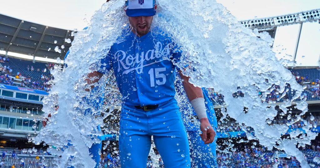 Braves trade for Royals outfielder, left-handed reliever - AJC.com
