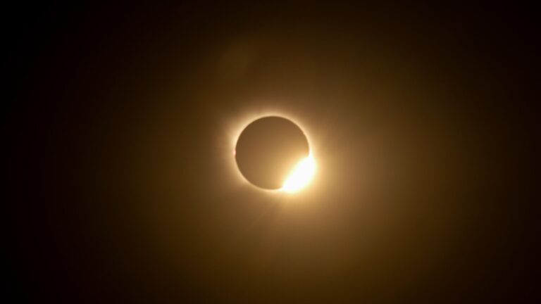 Experiencing My First Total Solar Eclipse in Spain - SSBCrack