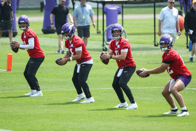 Vikings make first QB move as the dominoes begin to fall - The Big Lead