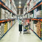 US PCE price index rises 3.7% year-on-year - 조선일보
