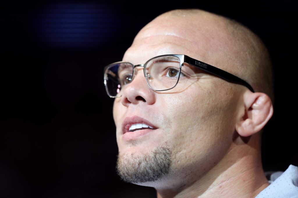 Anthony Smith Releases First Statement Since Arrest - heavy.com