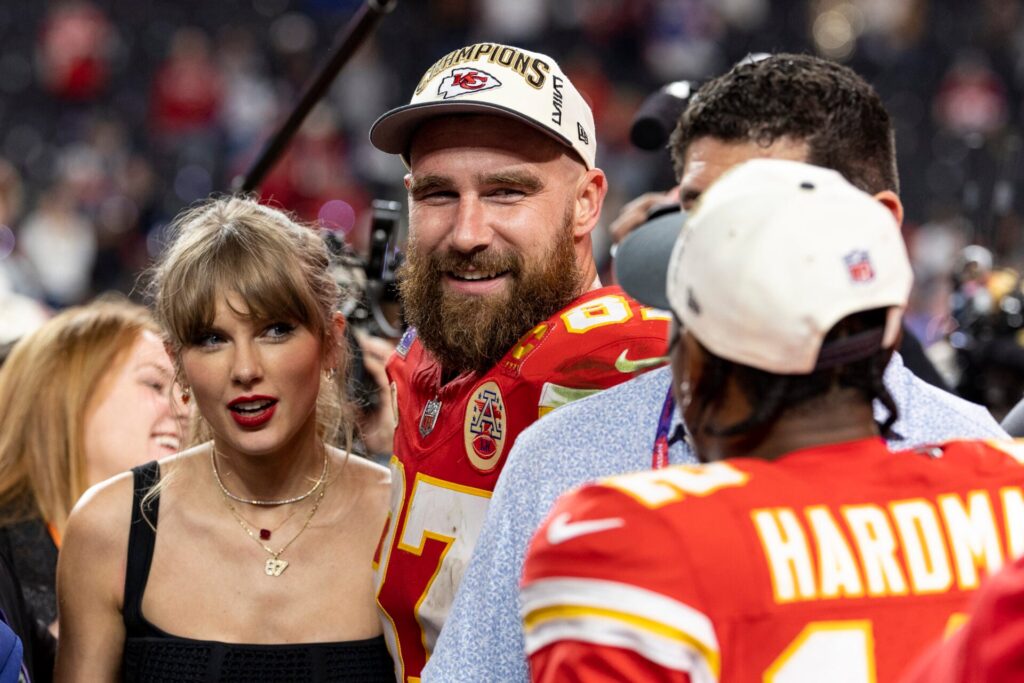 Travis Kelce flashes wedding ring ahead of Chiefs’ preseason opener after Taylor Swift ceremony - hitc.com