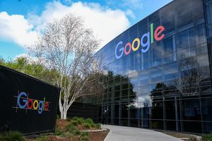 Jeff Dean leaving Google after 27 years to co-found Discovery Loop - qz.com