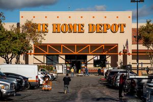 Home Depot CEO Ted Decker taking medical leave of absence - qz.com