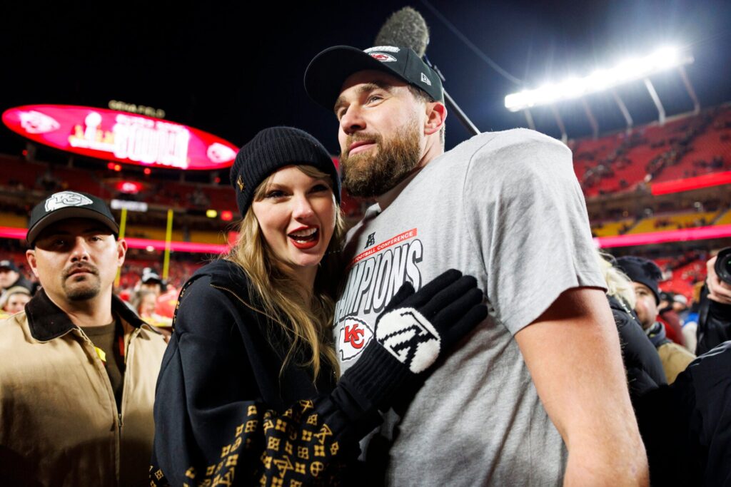 Travis Kelce makes young fan's day by responding to Taylor Swift request at Chiefs training camp - hitc.com