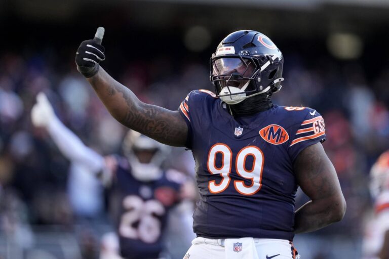 Bears trading DT Gervon Dexter to Falcons for CB Clark Phillips and draft pick: Source - The New York Times