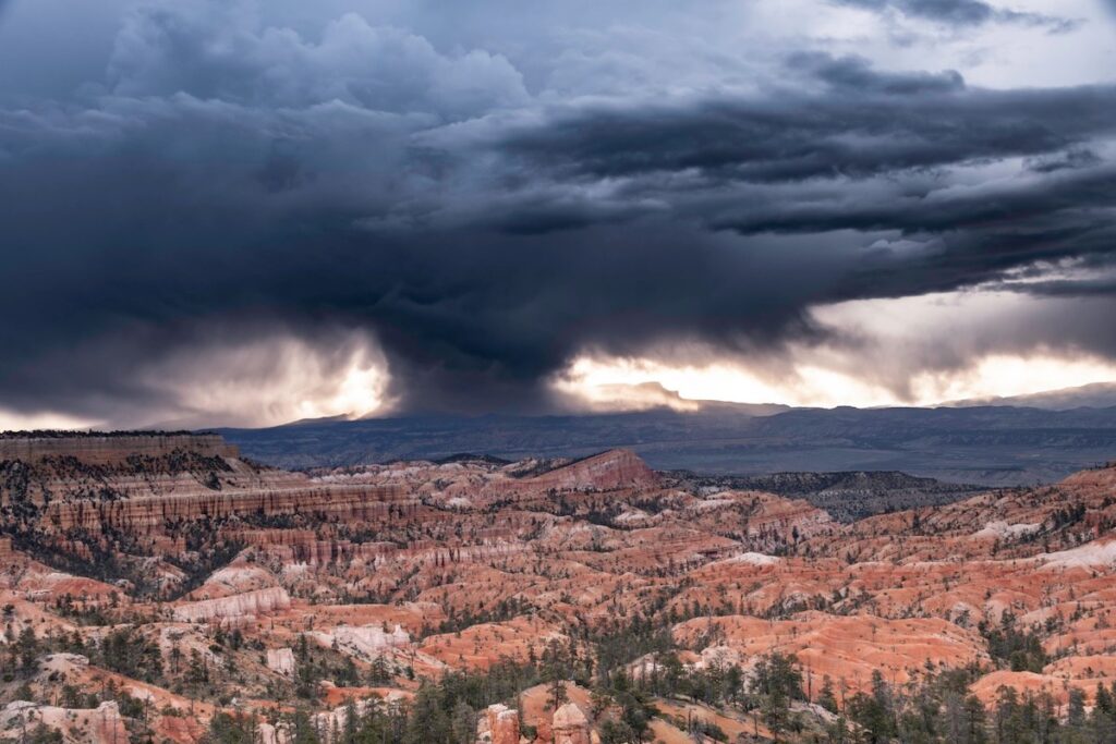 Flooding at Bryce Canyon National Park Prompts Rescue of 11 Hikers - Outdoors with Bear Grylls