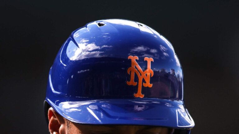 Ex-Mets Controversial Outfielder Signs With NL Club After Release - heavy.com