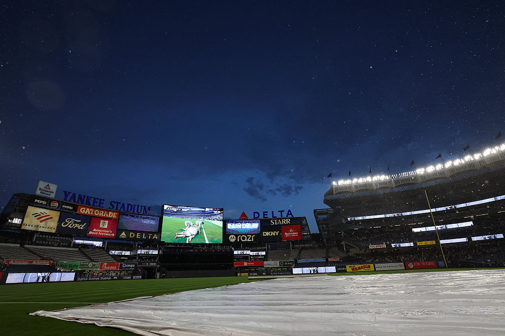 Braves vs. Yankees game delayed due to inclement weather Friday 8/07/26 - DraftKings Network