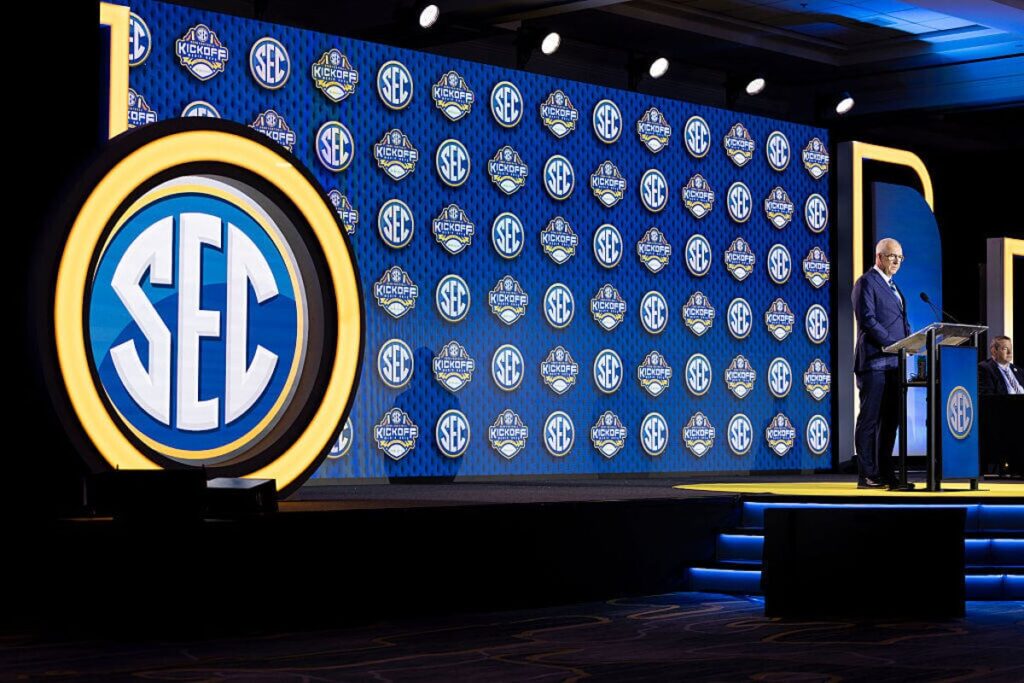 SEC announces rule to ban players from returning after signing with NFL, NBA, WNBA teams - The New York Times